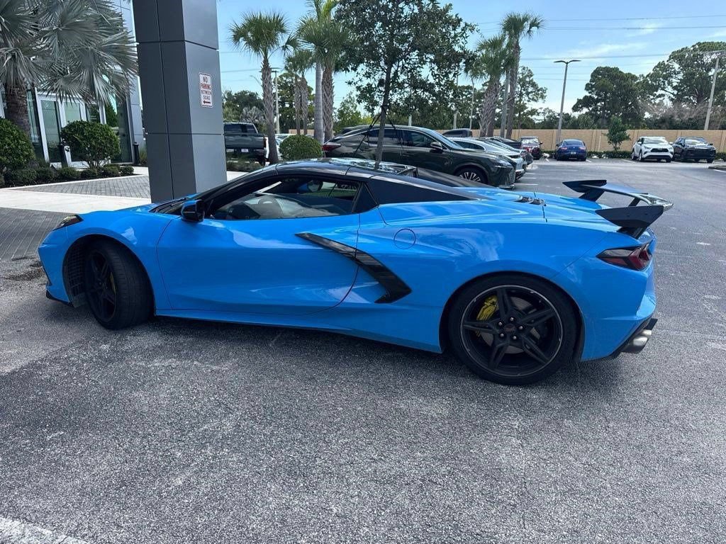 Used 2021 Chevrolet Corvette Stingray Premium Conv w/ Z51 Performance Package RWD image 4