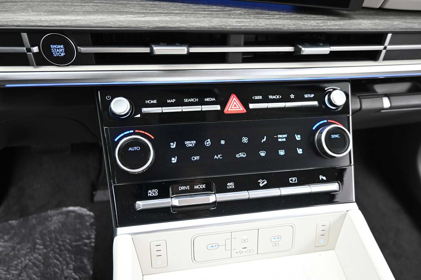 New 2026 Hyundai Santa Fe Calligraphy AWD/4WD image 18
