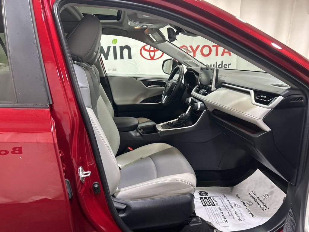 Used 2020 Toyota RAV4 Limited AWD/4WD image 13