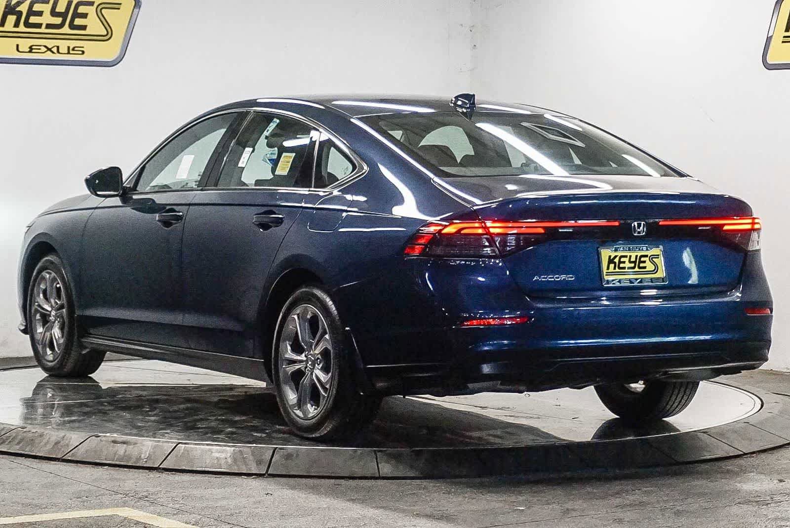 Used 2024 Honda Accord EX image 2