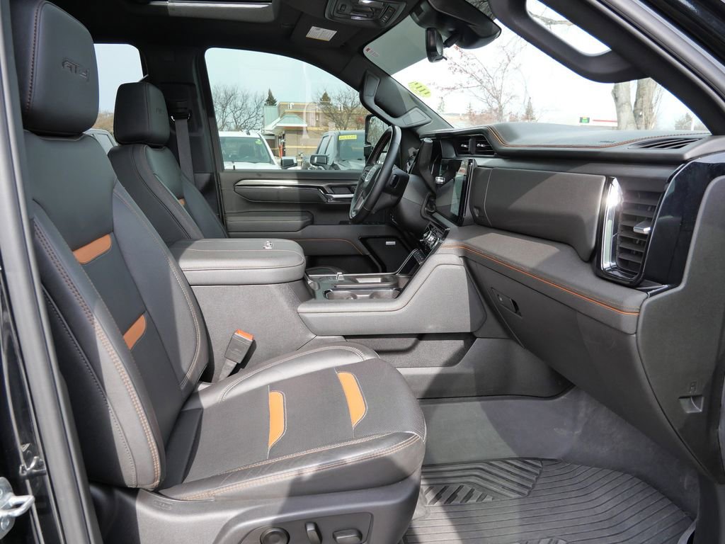 Used 2025 GMC Sierra 2500 AT4 w/ AT4 Premium Plus Package image 14