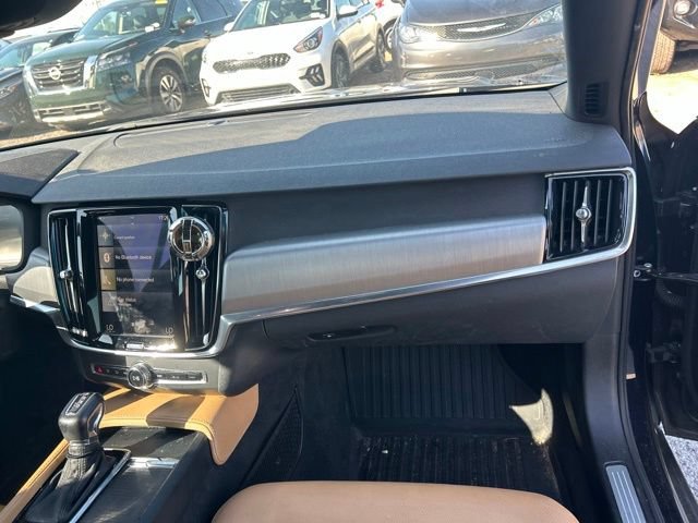 Used 2017 Volvo S90 T5 Momentum w/ Vision Package FWD image 13