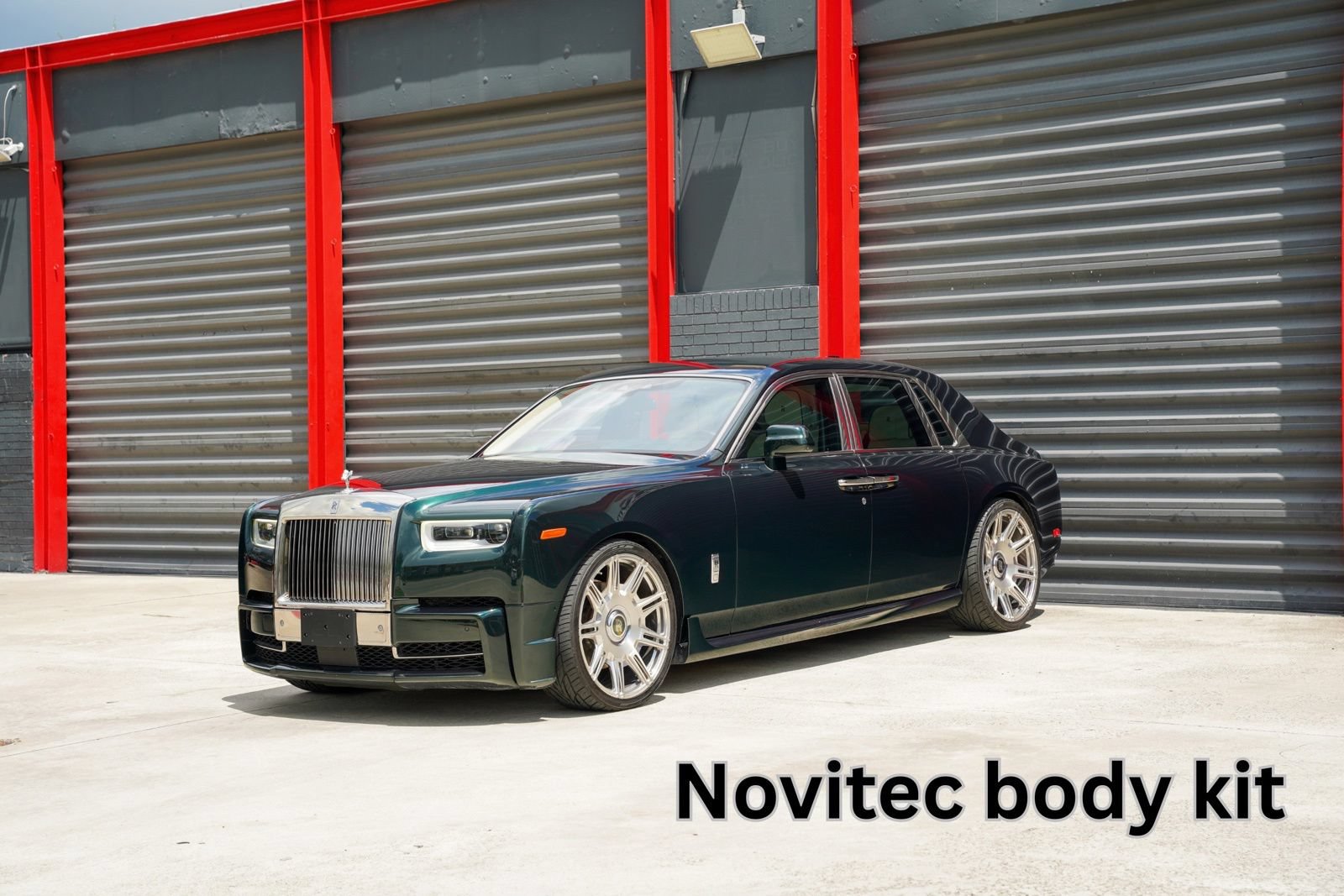 Used 2022 Rolls-Royce Phantom Sedan RWD image 1
