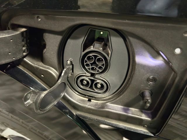 Used 2024 Lexus RZ 450e Premium image 10