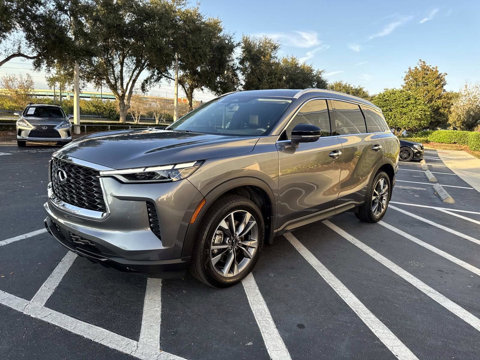 Certified 2023 INFINITI QX60 Luxe w/ Cargo Package image 5