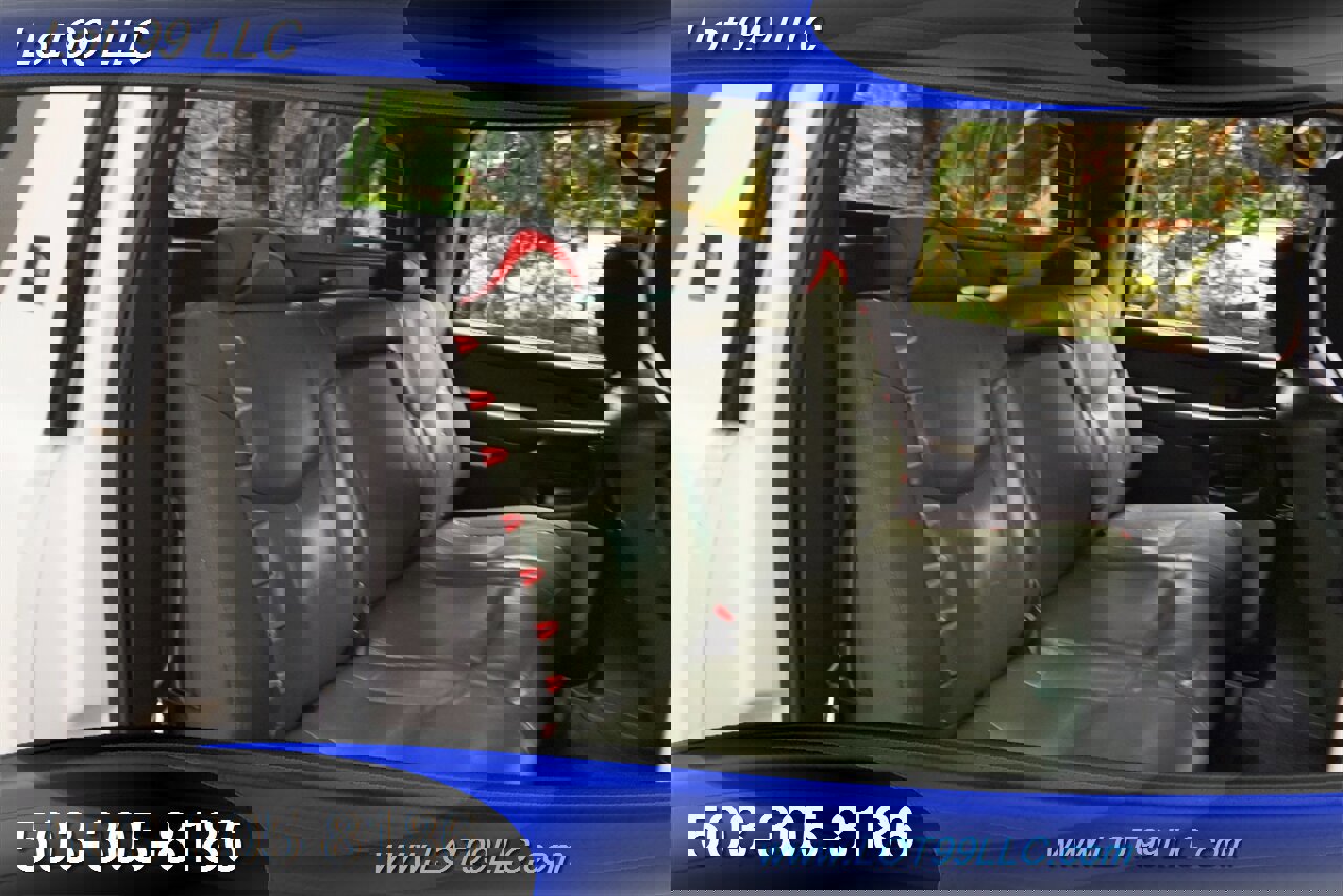 Used 2002 Chevrolet Avalanche 4x4 w/ North Face Edition image 17