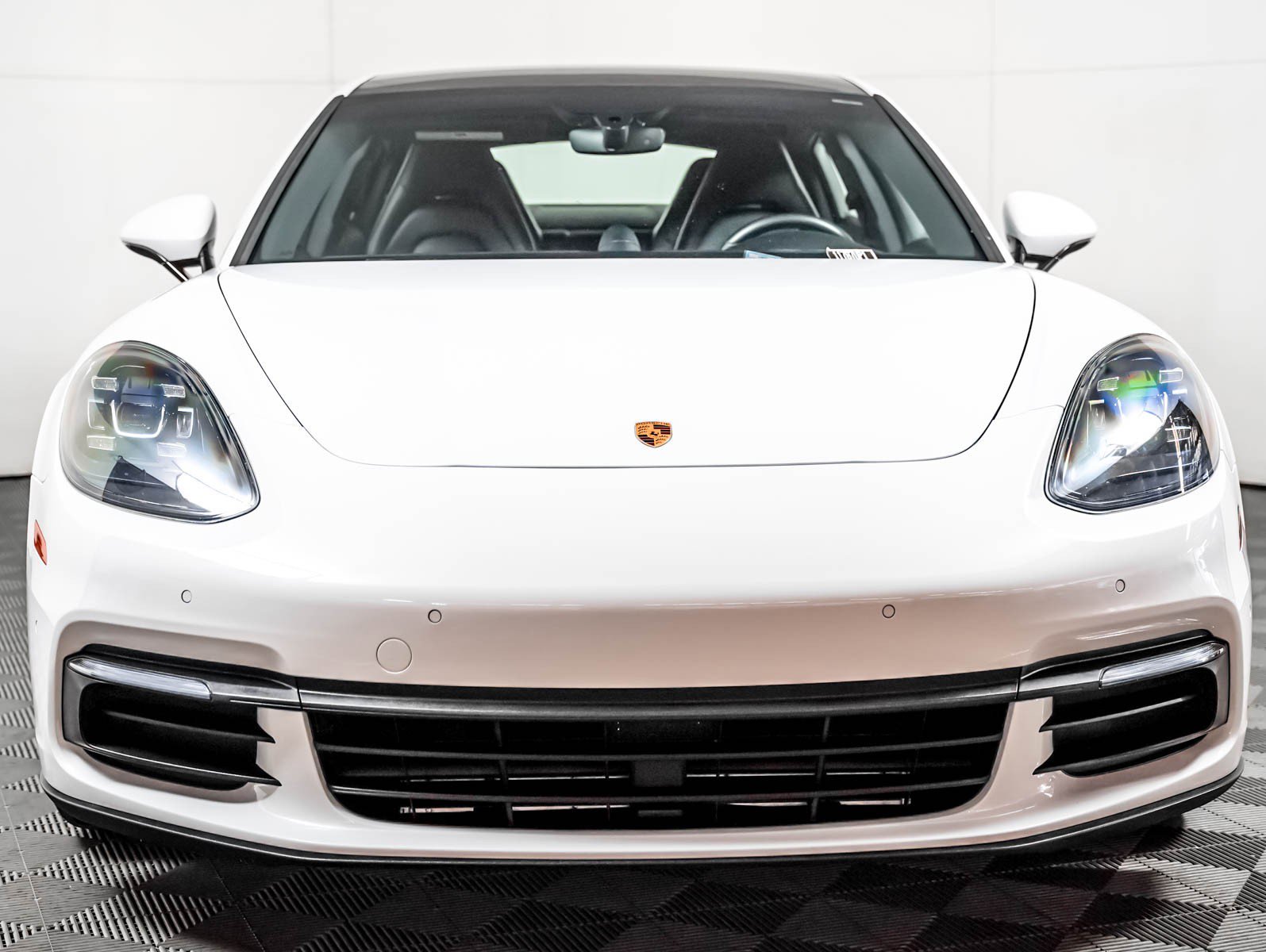 Certified 2018 Porsche Panamera RWD image 7