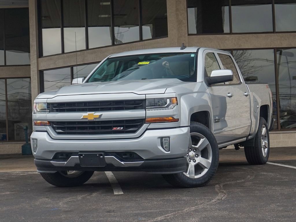 Used 2018 Chevrolet Silverado 1500 LT w/ Texas Edition AWD/4WD image 6