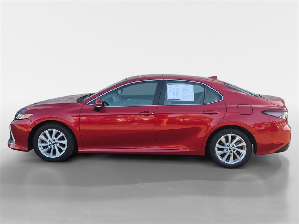 Used 2023 Toyota Camry LE image 7