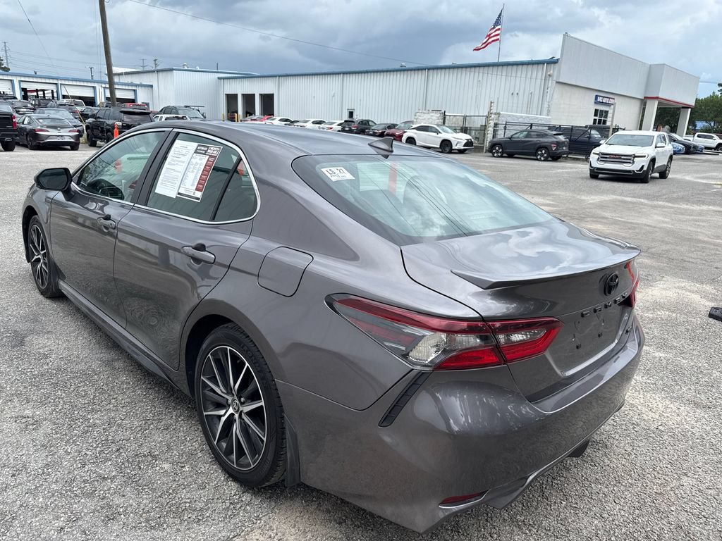 Used 2023 Toyota Camry SE FWD image 6