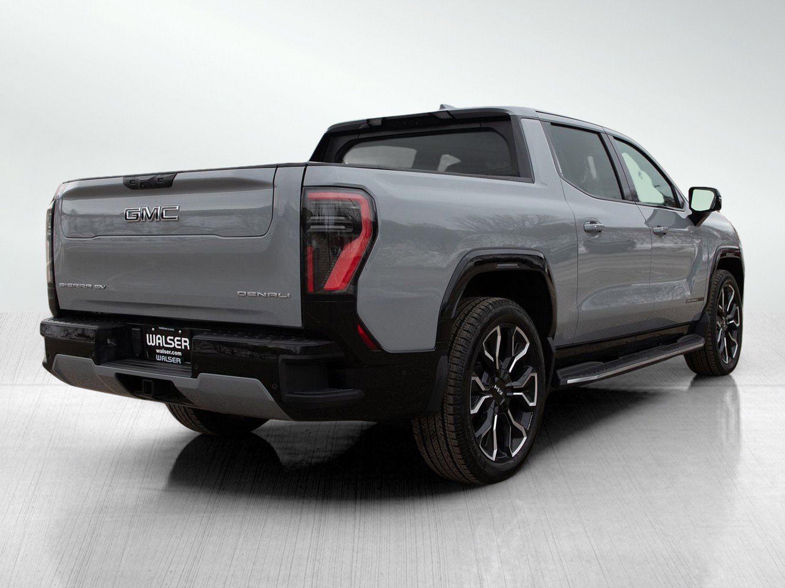 Used 2024 GMC Sierra EV Denali AWD/4WD image 5