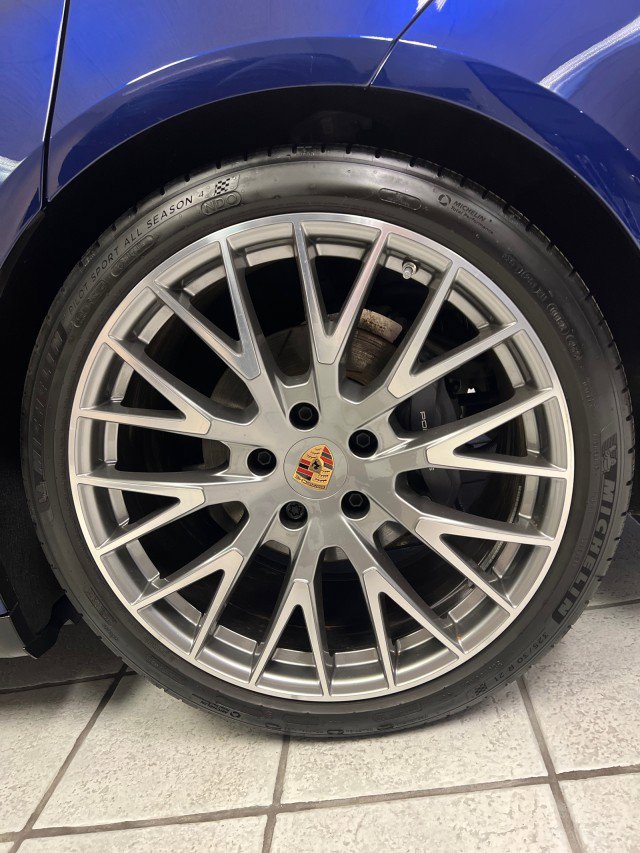 Used 2024 Porsche Panamera 4 image 34