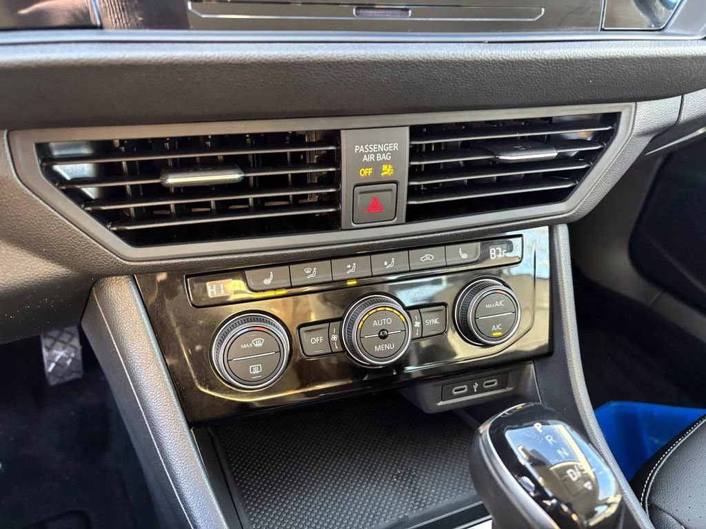 Used 2022 Volkswagen Jetta SE image 21