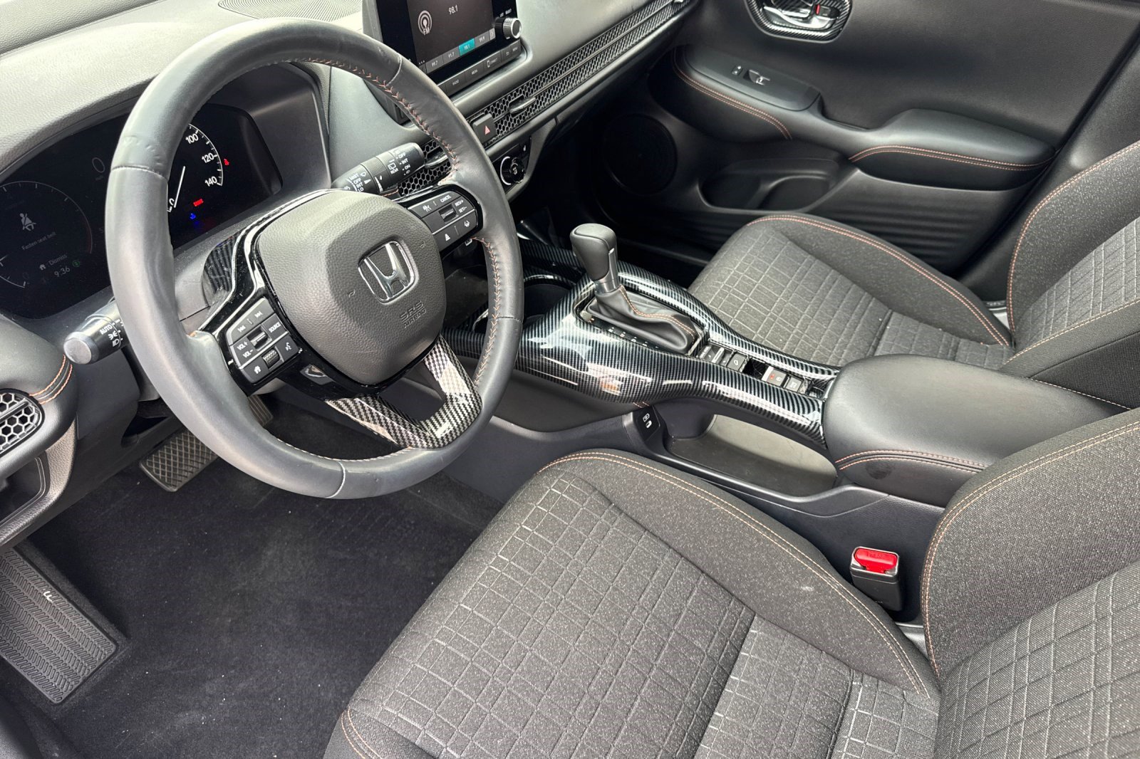 Used 2024 Honda HR-V Sport image 4