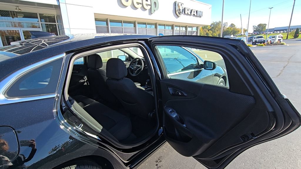 Used 2023 Chevrolet Malibu LT image 18