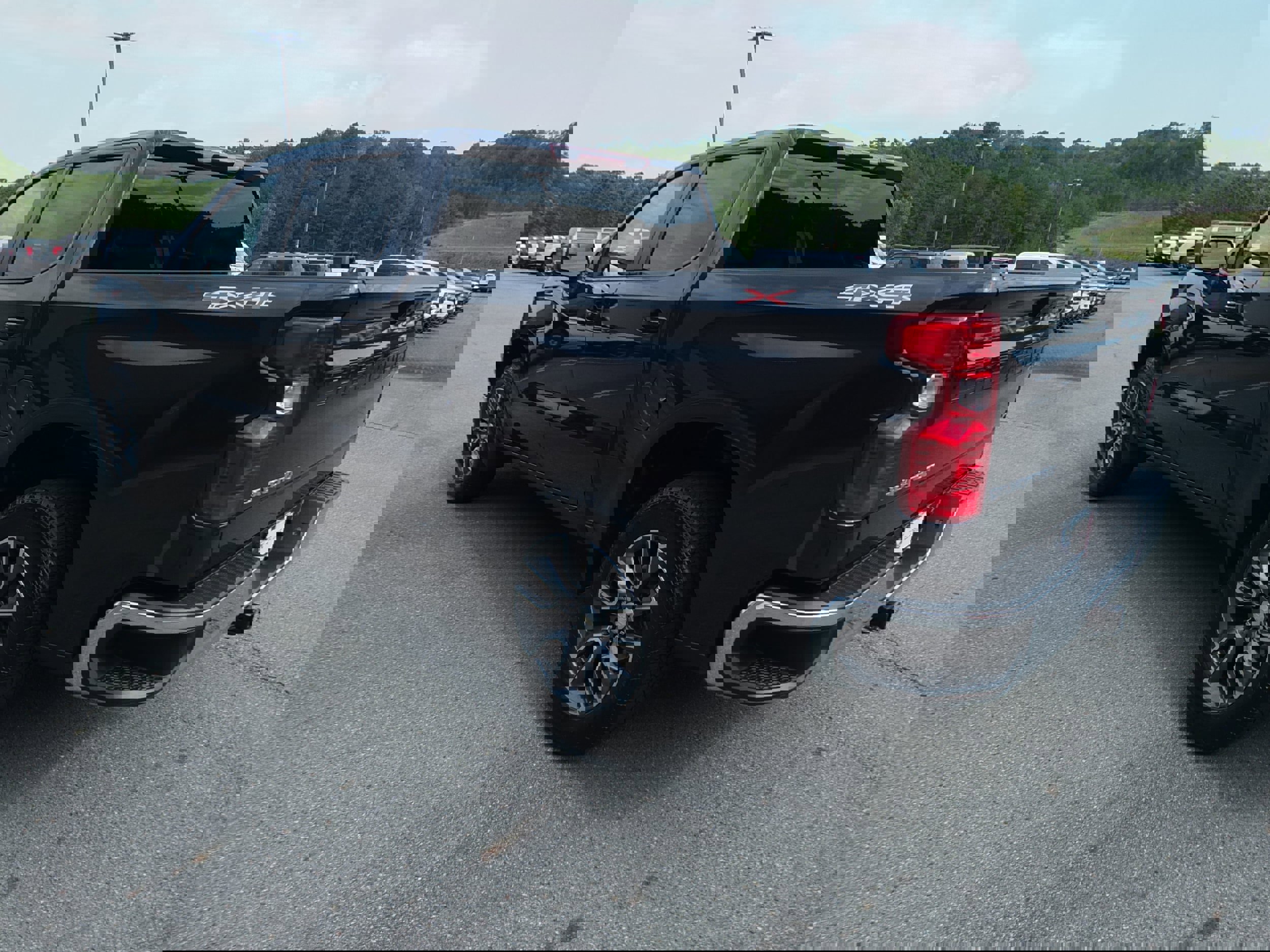 Used 2023 Chevrolet Silverado 1500 LT image 5