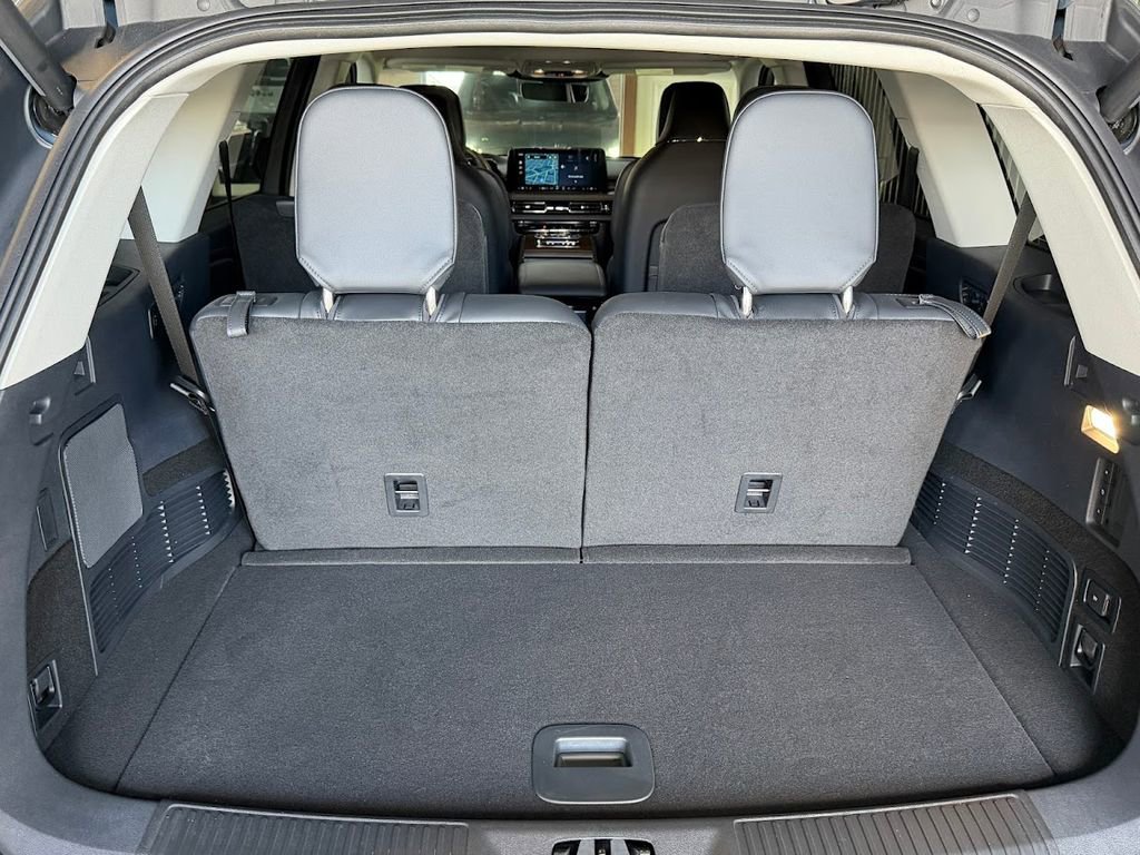 Used 2025 Lincoln Aviator Reserve w/ Equipment Group 201A AWD/4WD image 37