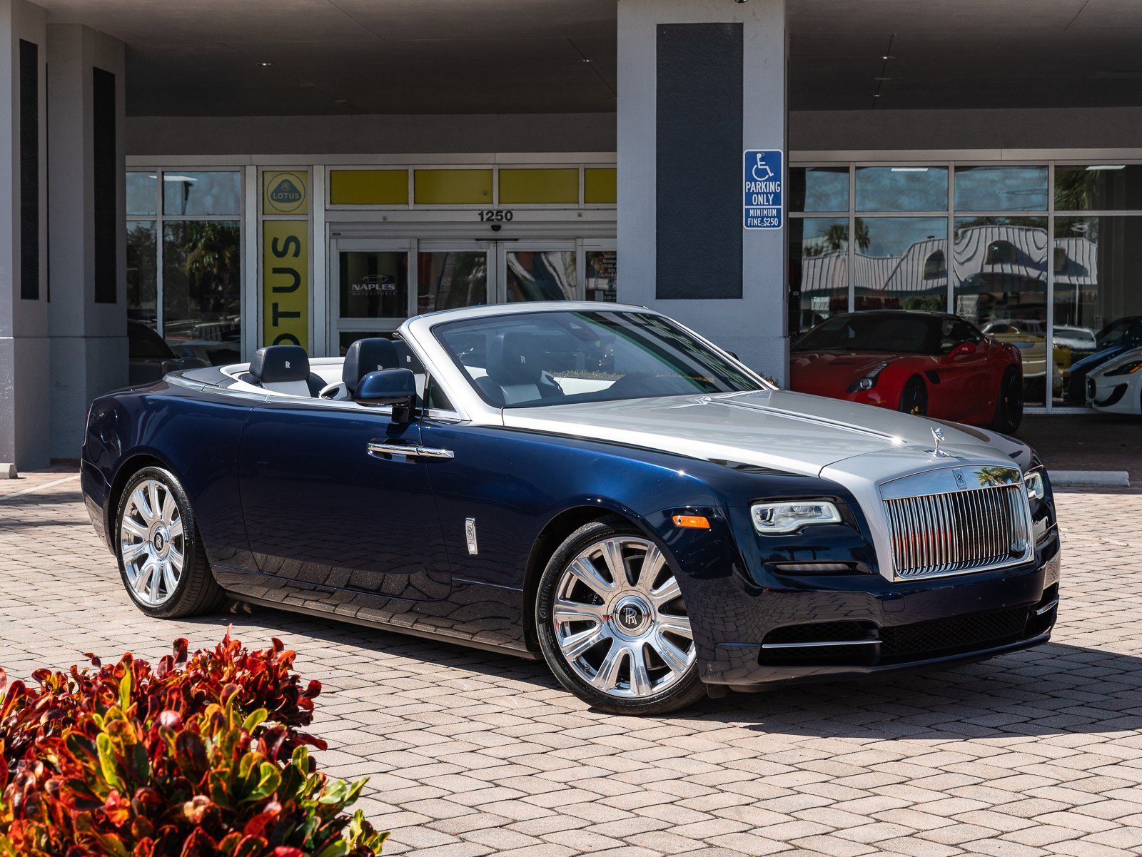 Used 2018 Rolls-Royce Dawn image 5