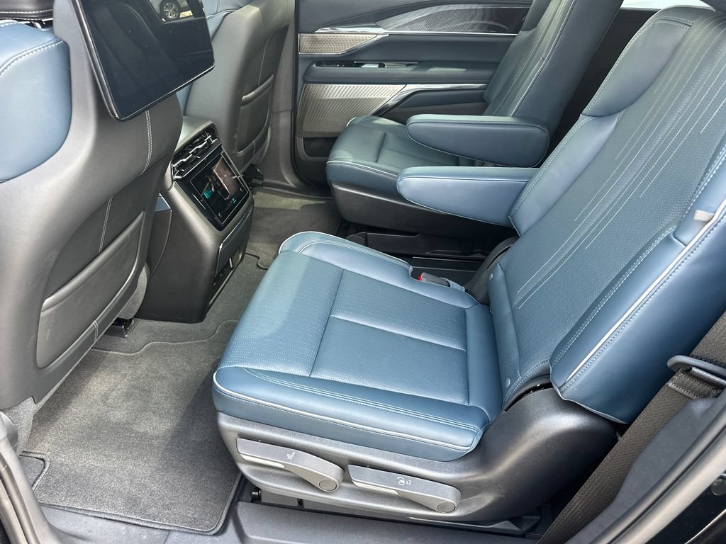 Certified 2025 Cadillac Escalade IQ Luxury 2 AWD/4WD image 22