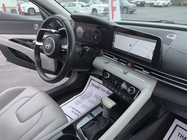 Used 2024 Hyundai Elantra Limited image 25