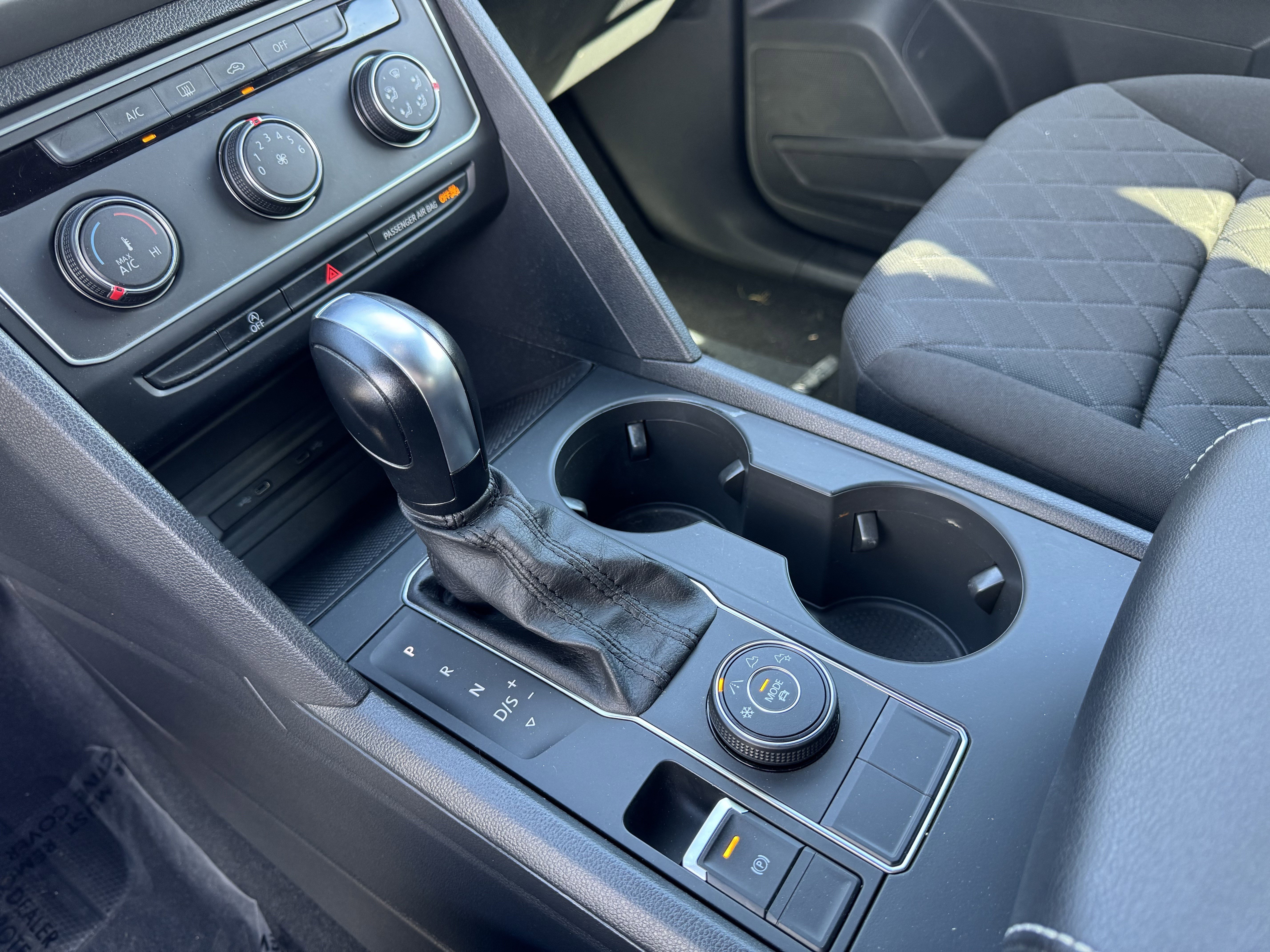 Used 2020 Volkswagen Atlas Cross Sport S image 27