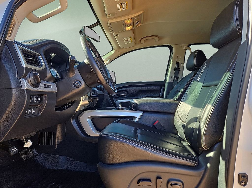 Used 2019 Nissan Titan PRO-4X w/ Pro-4x Convenience Package image 23