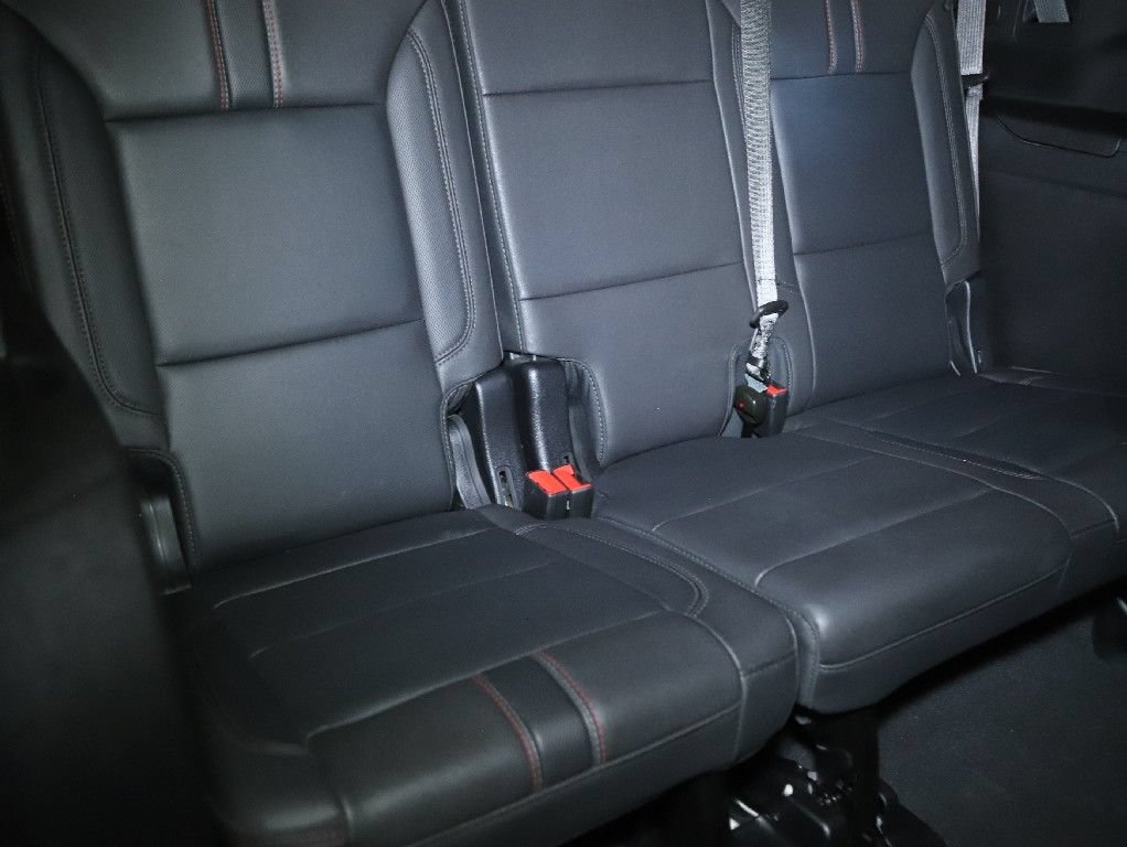 Used 2024 Chevrolet Suburban RST RWD image 34