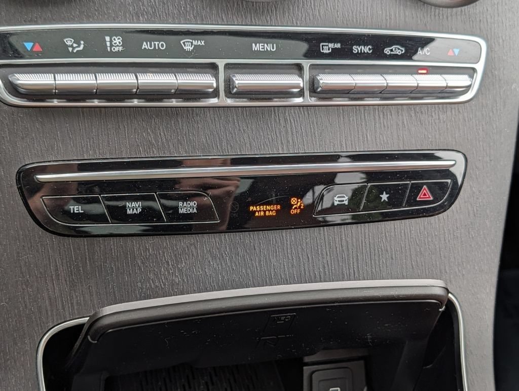 Used 2020 Mercedes-Benz GLC 300 4MATIC image 42