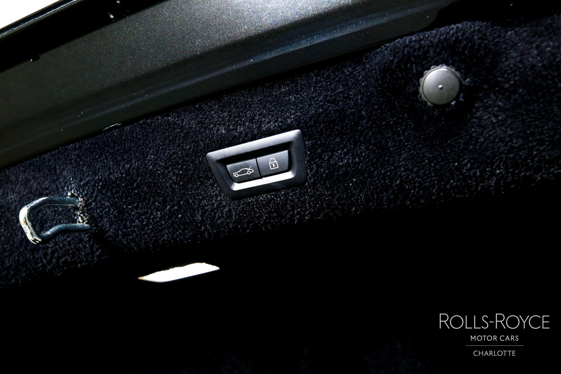 Used 2020 Rolls-Royce Phantom Sedan RWD image 27