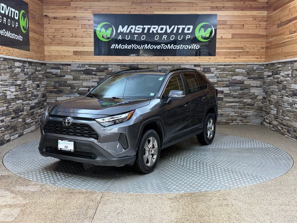 Used 2022 Toyota RAV4 XLE w/ Convenience Package image 4