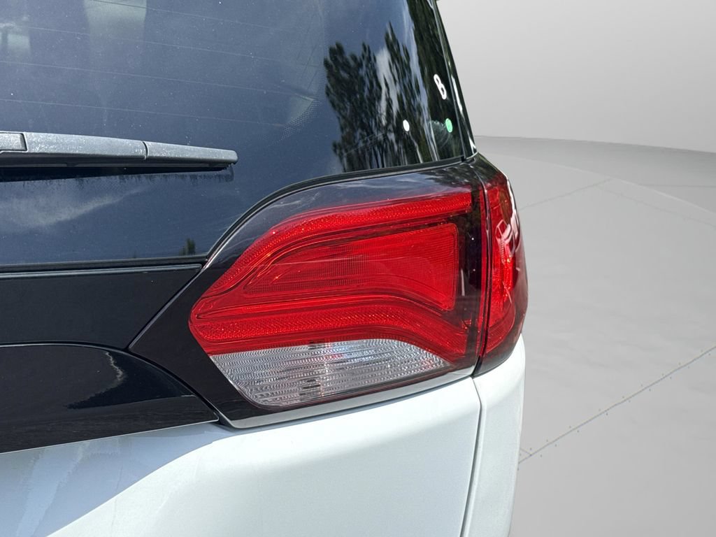 Used 2023 Chrysler Voyager LX FWD image 44