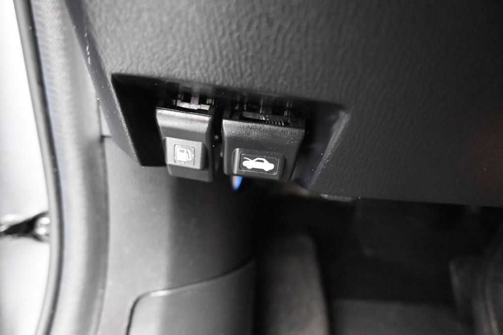 Used 2016 MAZDA MAZDA3 i Touring FWD image 24