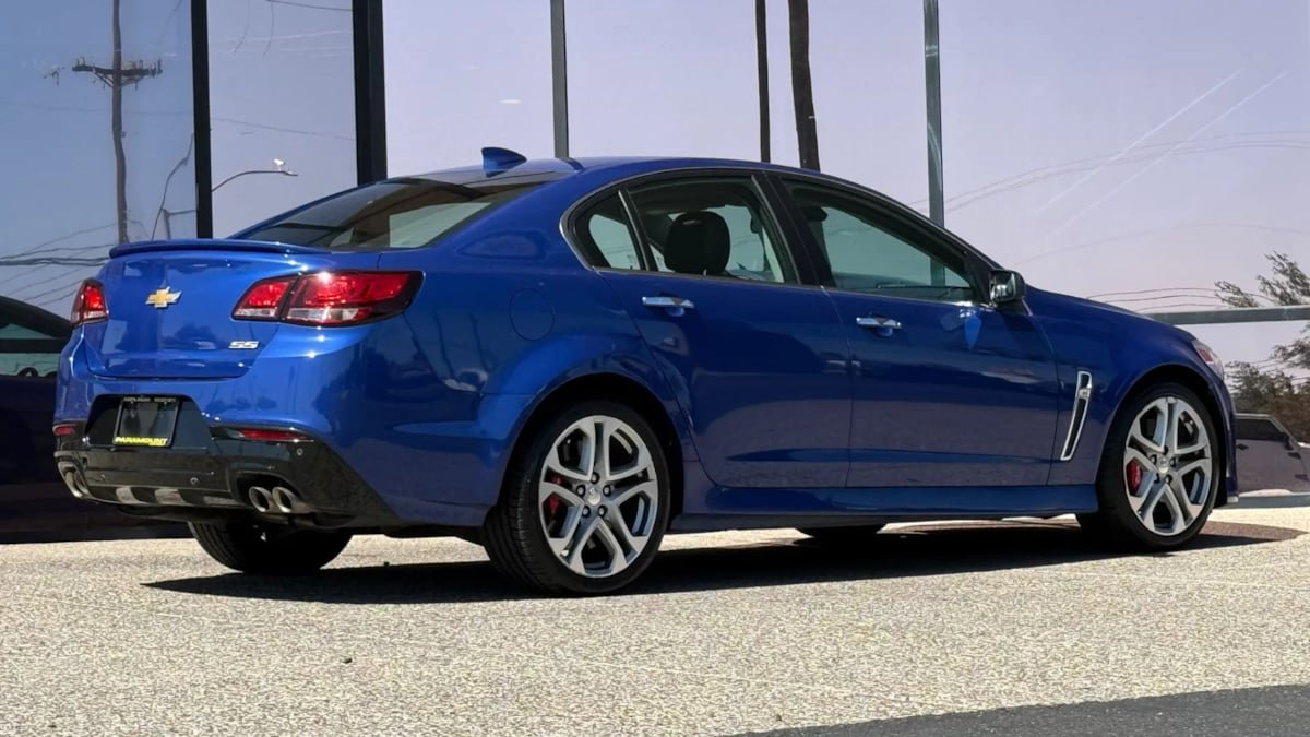 Used 2017 Chevrolet SS RWD image 12
