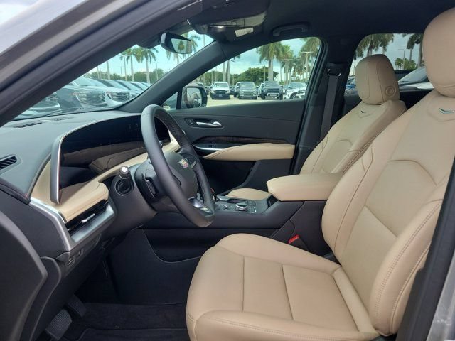 Used 2025 Cadillac XT4 Premium Luxury FWD image 15