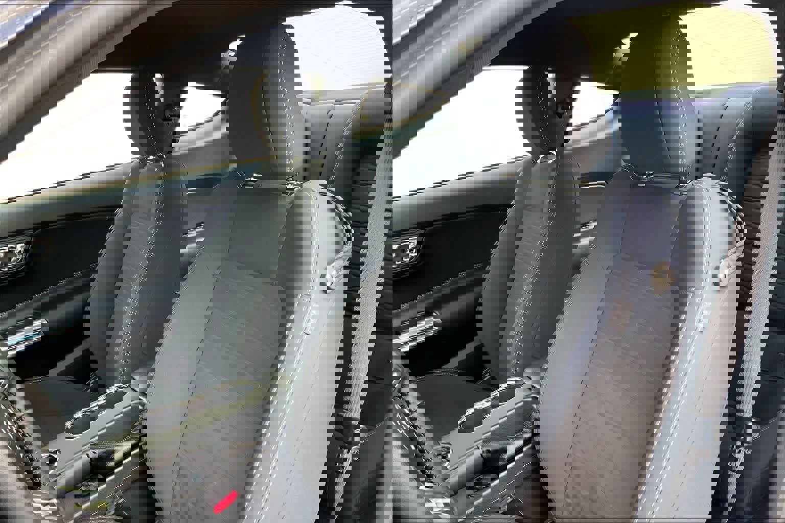 Used 2017 Ford Mustang EcoBoost image 11