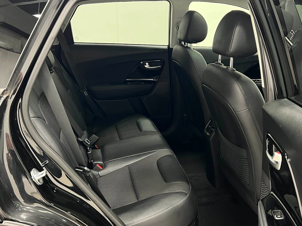 Used 2021 Kia Niro Touring image 30