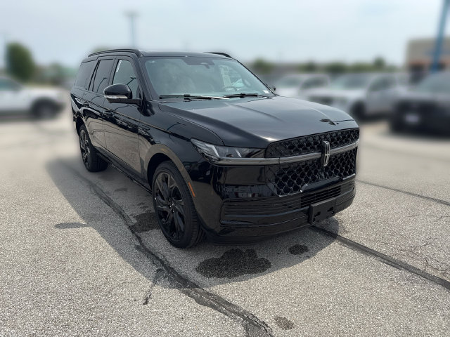 New 2027 Lincoln Navigator Reserve w/ Jet Appearance Package AWD/4WD image 3
