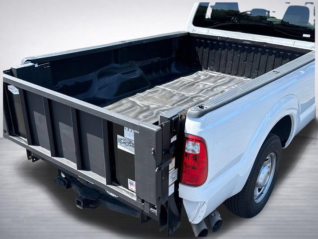 Used 2016 Ford F250 XL w/ Camper Package RWD image 7