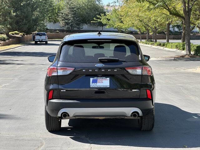 Used 2020 Ford Escape SE image 5