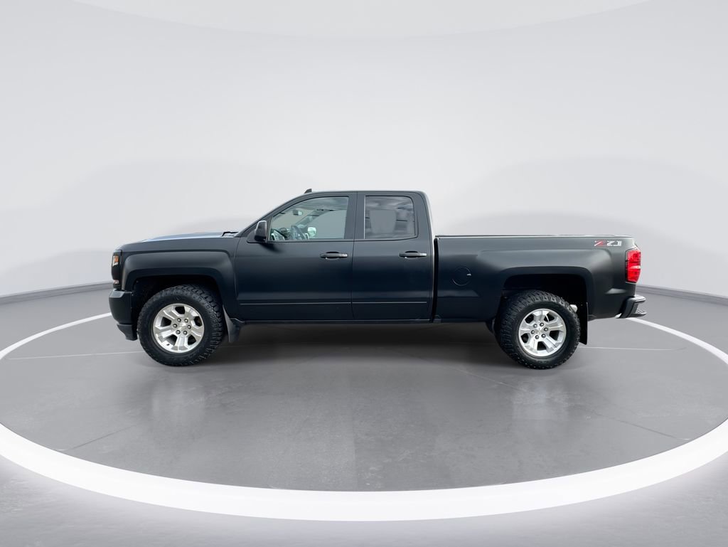 Used 2018 Chevrolet Silverado 1500 LT w/ All Star Edition AWD/4WD image 5