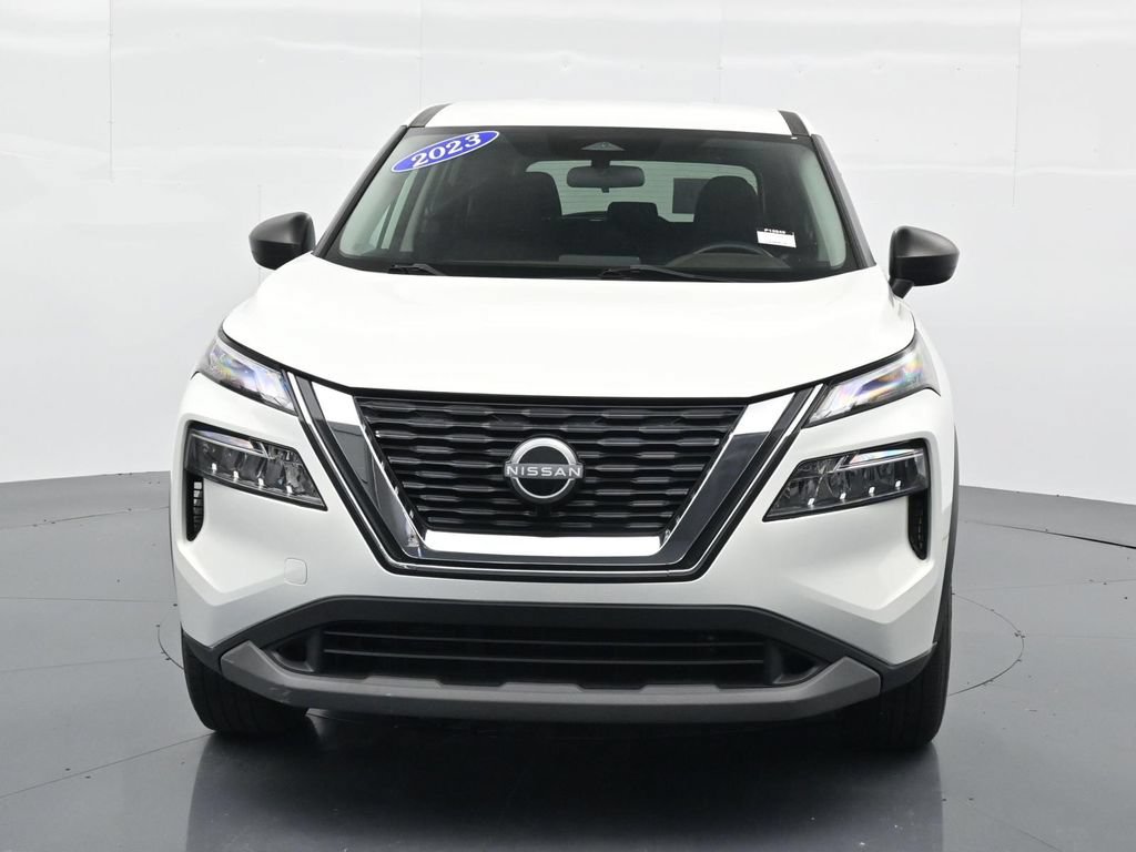 Used 2023 Nissan Rogue S FWD image 2
