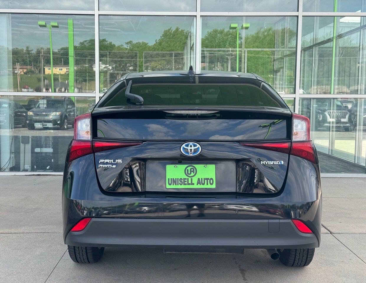Used 2022 Toyota Prius LE AWD/4WD image 6