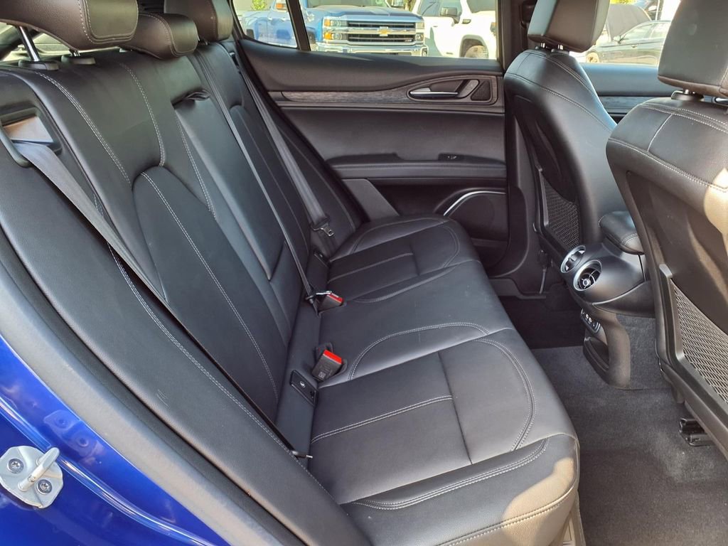 Used 2023 Alfa Romeo Stelvio Sprint RWD image 15