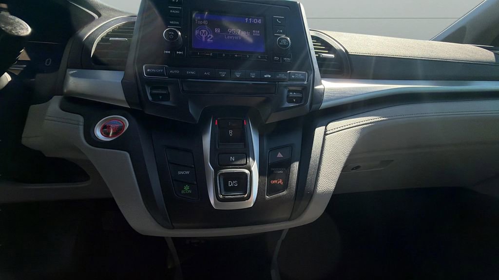 Used 2018 Honda Odyssey LX image 28