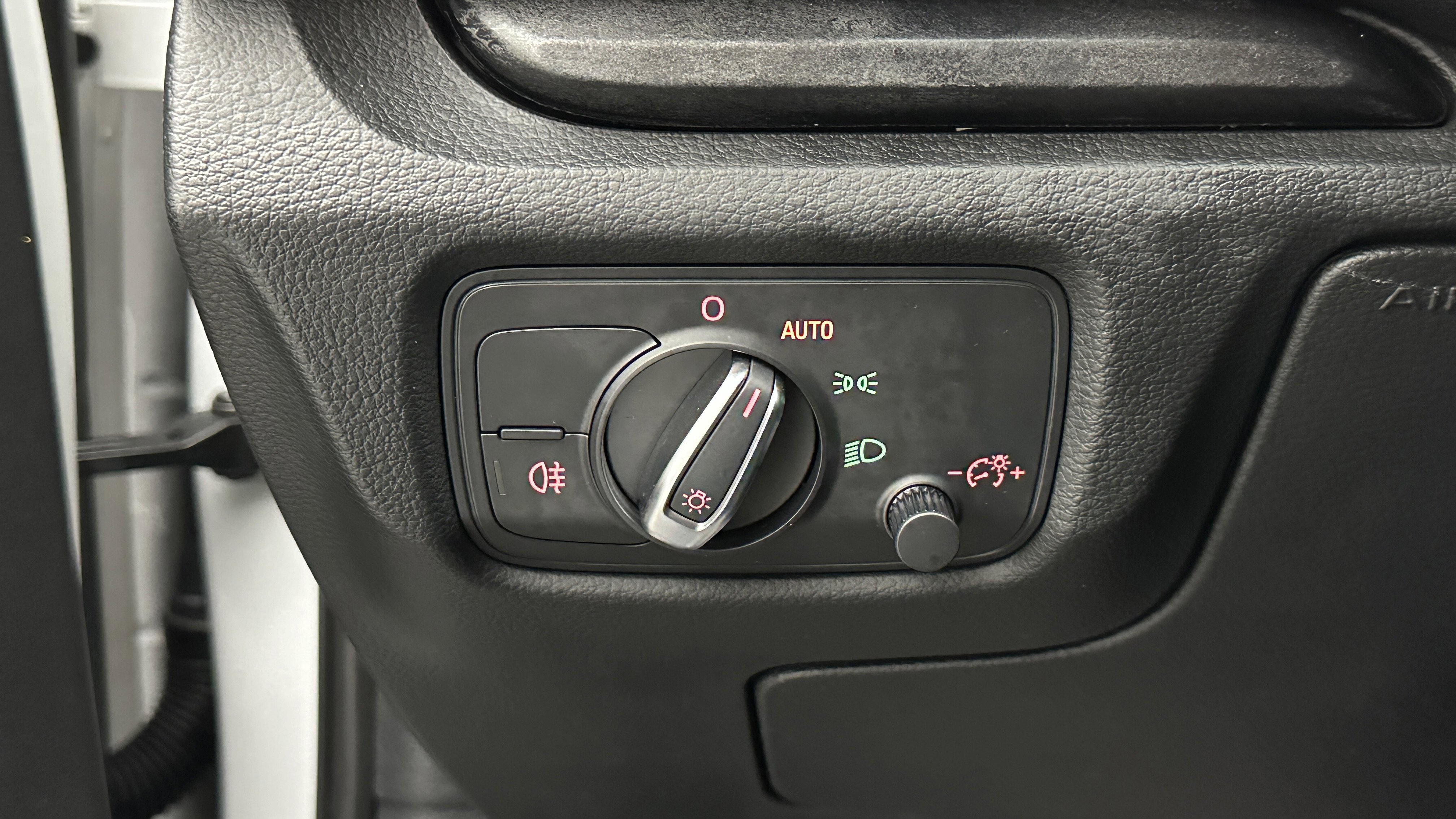 Used 2015 Audi A3 1.8T Premium image 23