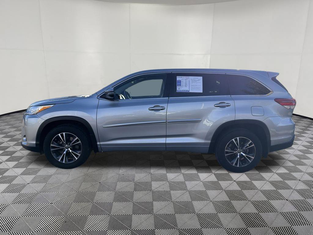 Used 2018 Toyota Highlander LE w/ Protection Package #3 AWD/4WD image 4