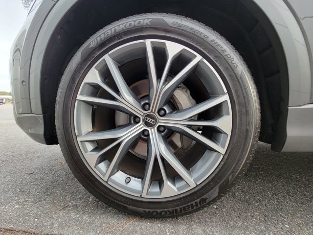 Used 2025 Audi Q8 Premium w/ Convenience Package image 23