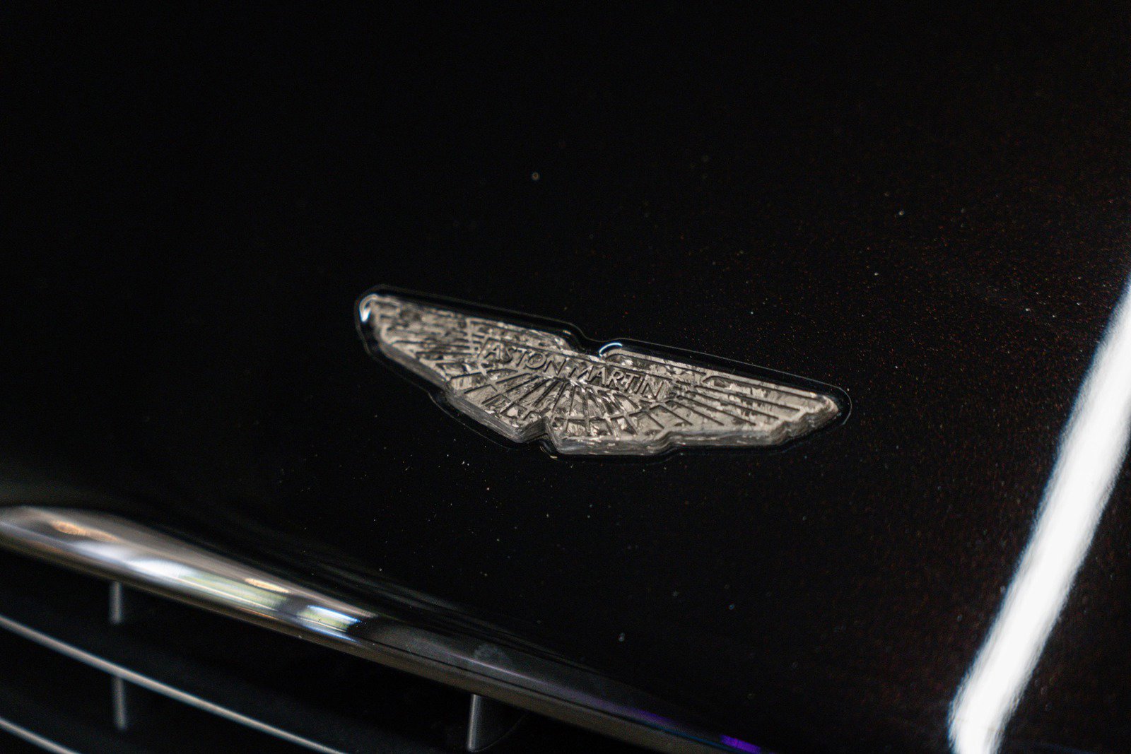 Used 2015 Aston Martin Vanquish Coupe RWD image 32