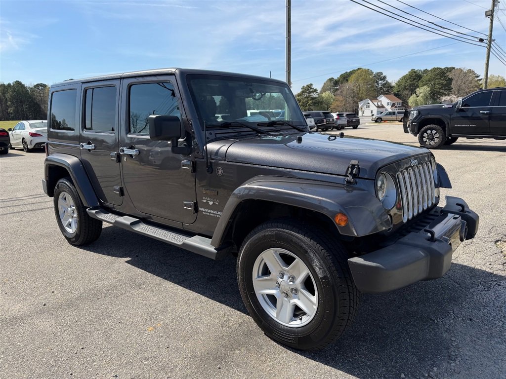 Used 2016 Jeep Wrangler Unlimited Sahara image 5