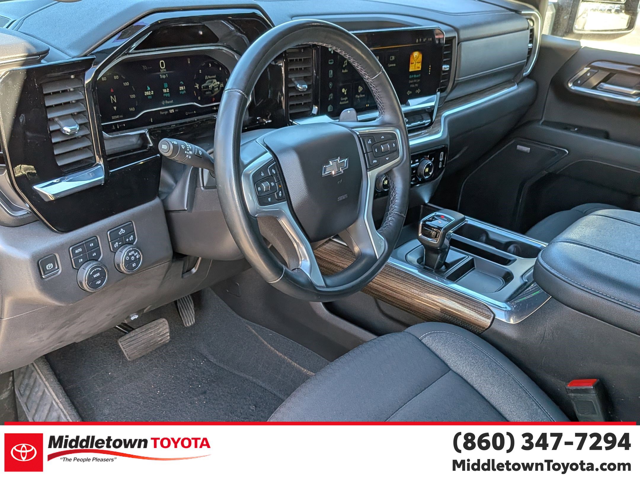 Used 2024 Chevrolet Silverado 1500 LT Trail Boss w/ Convenience Package II AWD/4WD image 16